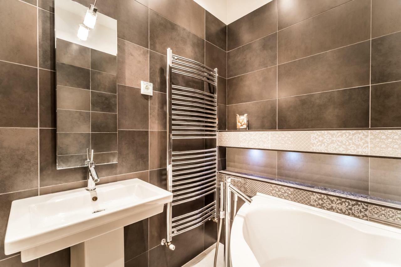 Apartman Bpr B&w Elegant Budapest